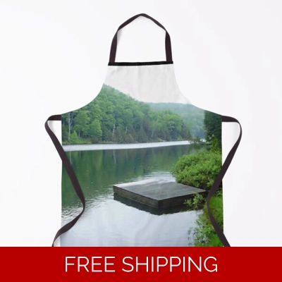 Le Studio Apron Lake Perry Green